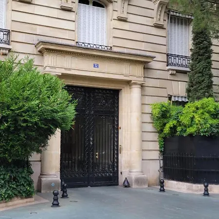 Avec Vue Sur La Tour Eiffel Paris